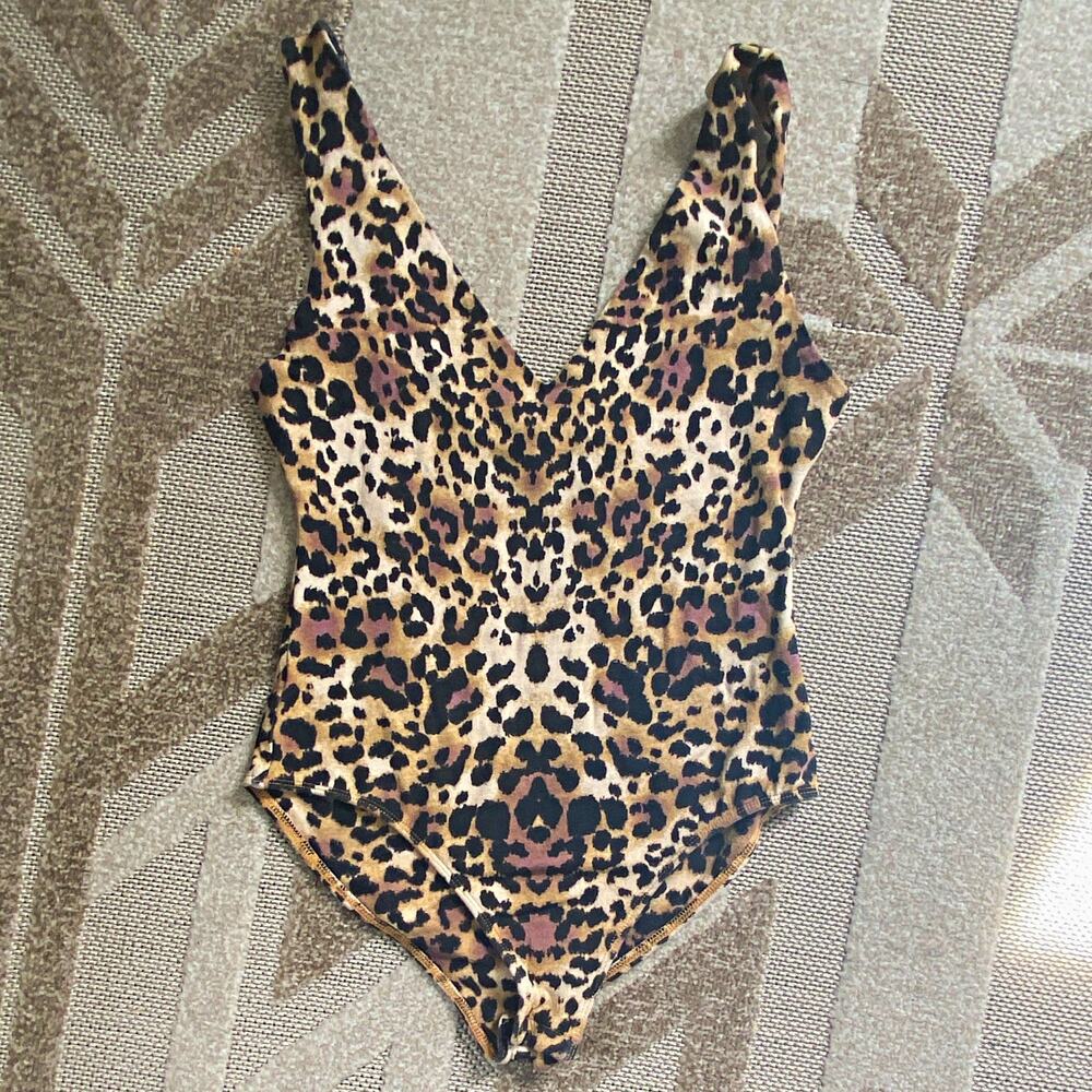 KENDALL & KYLIE Women’s M Regular Animal Print Bodysuit